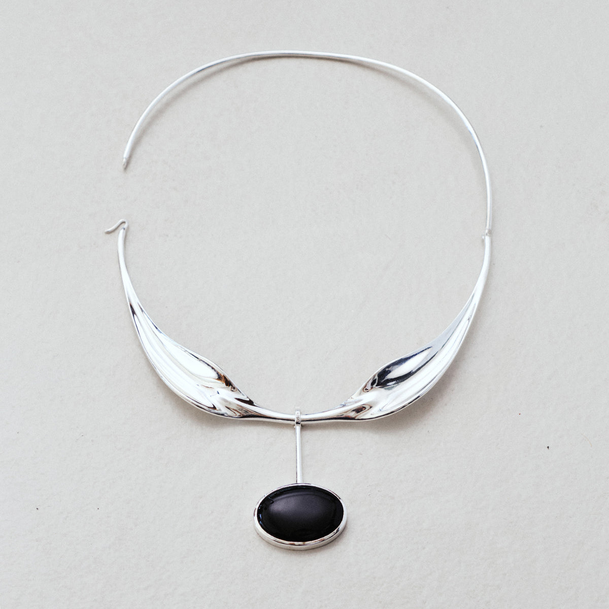 THE CHOKER