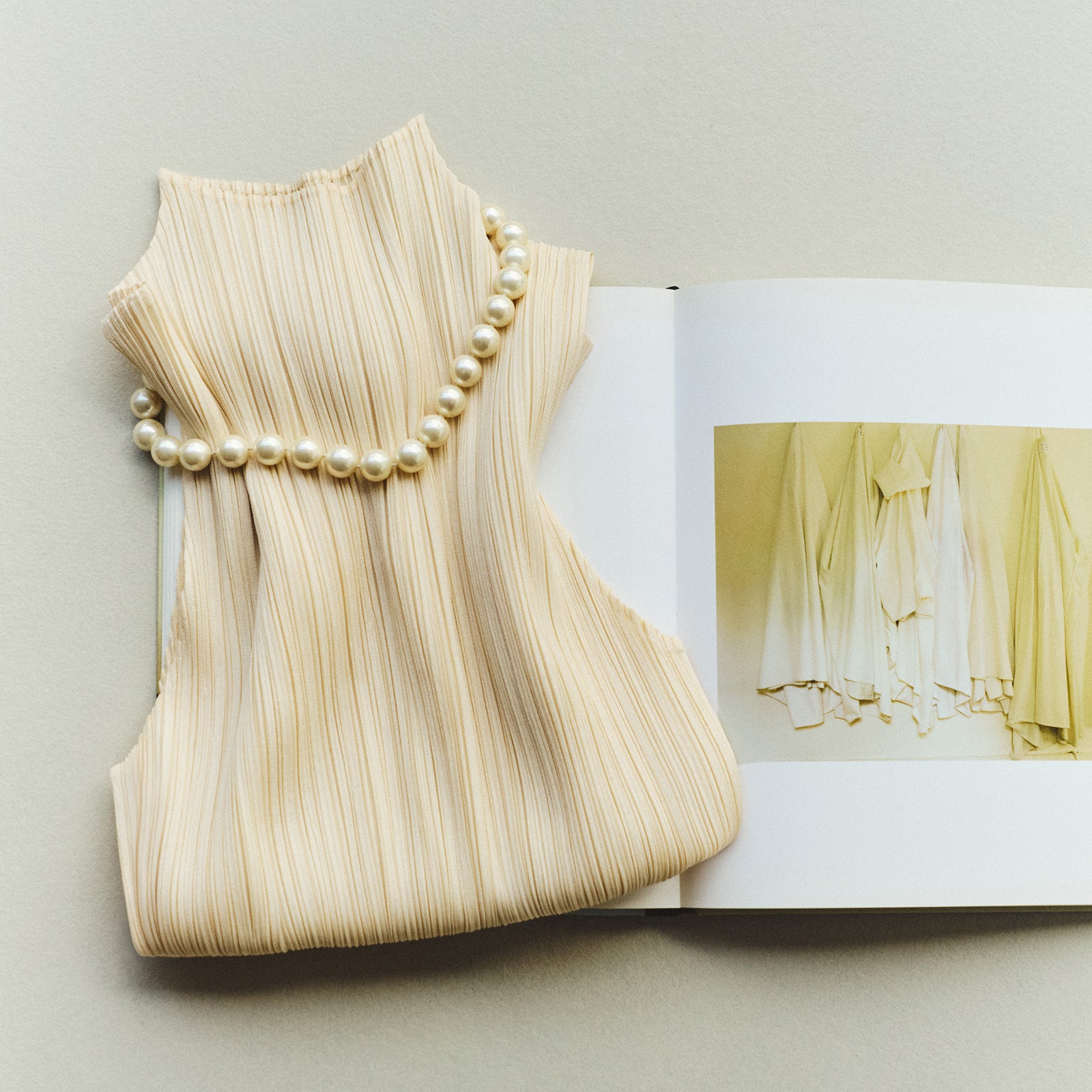 ISSEY MIYAKE PLEATS PLEASE TOP