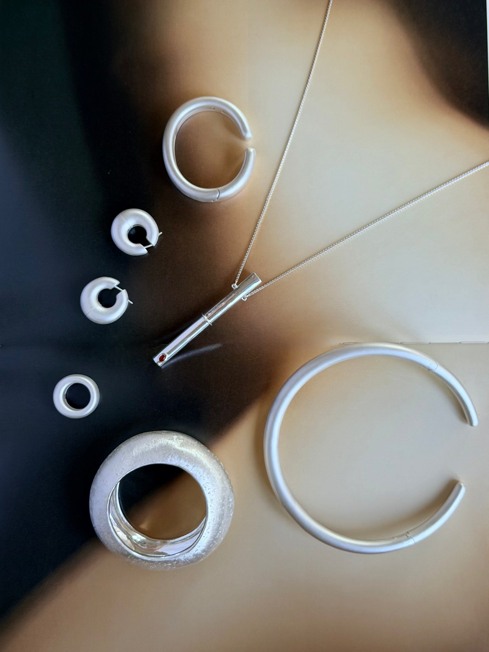 THE CIGARETTE HOLDER NECKLACE